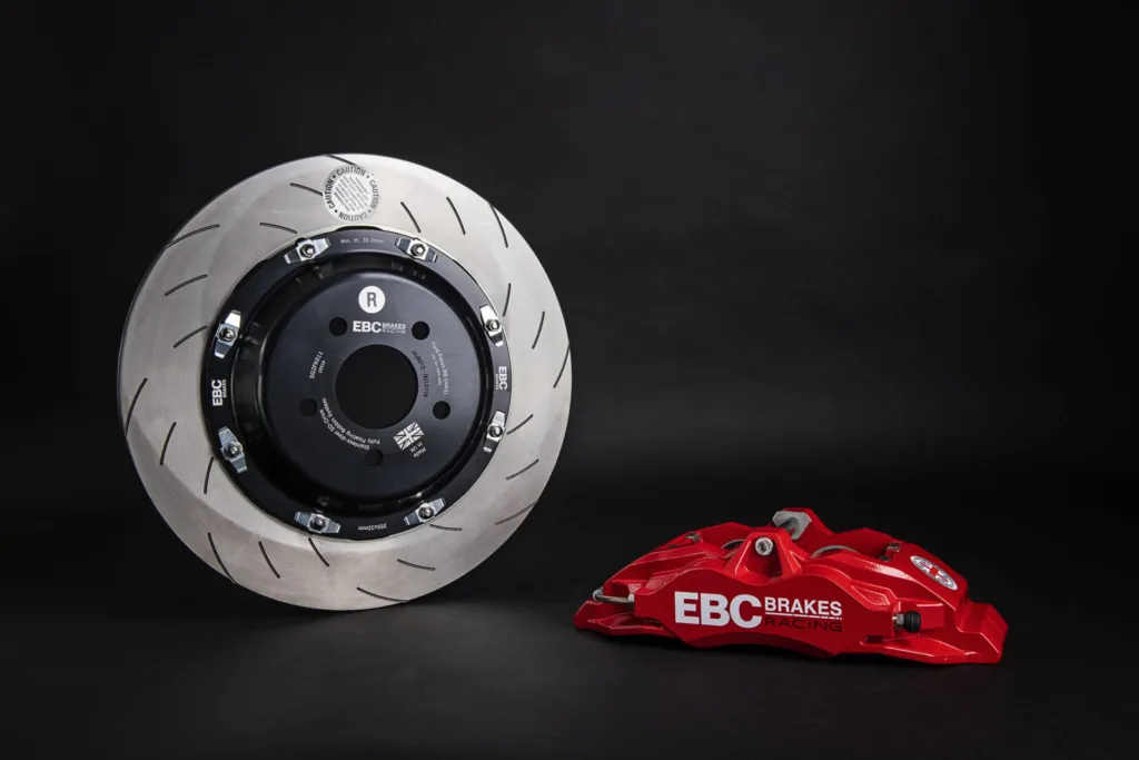 Kit Big Brake EBC Brakes Racing instalado